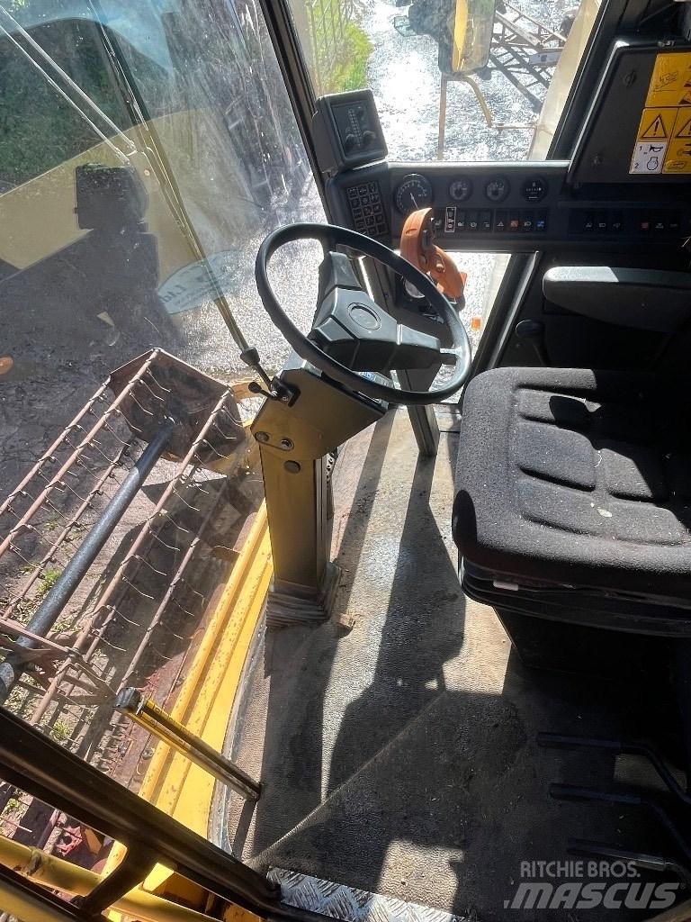 New Holland TC 56 H Θεριζοαλωνιστικές μηχανές
