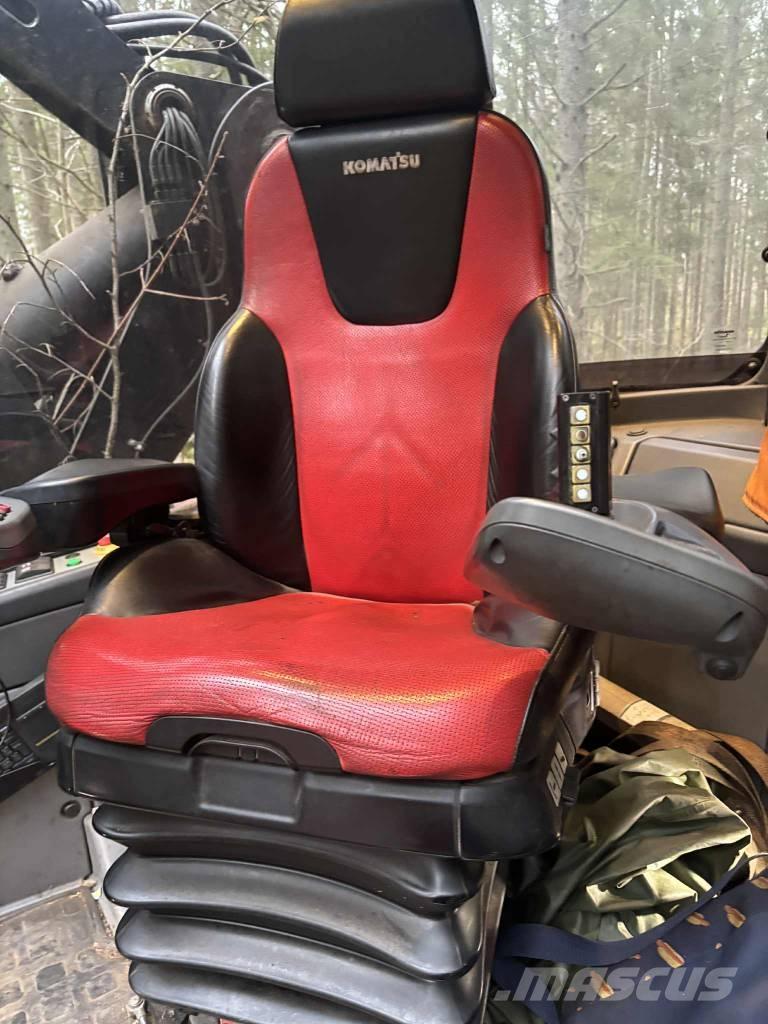 Komatsu 951 Θεριζοαλωνιστικές μηχανές