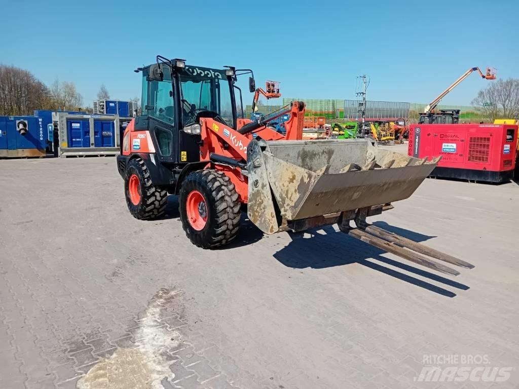 Kubota R 082 Φορτωτές με λάστιχα (Τροχοφόροι)
