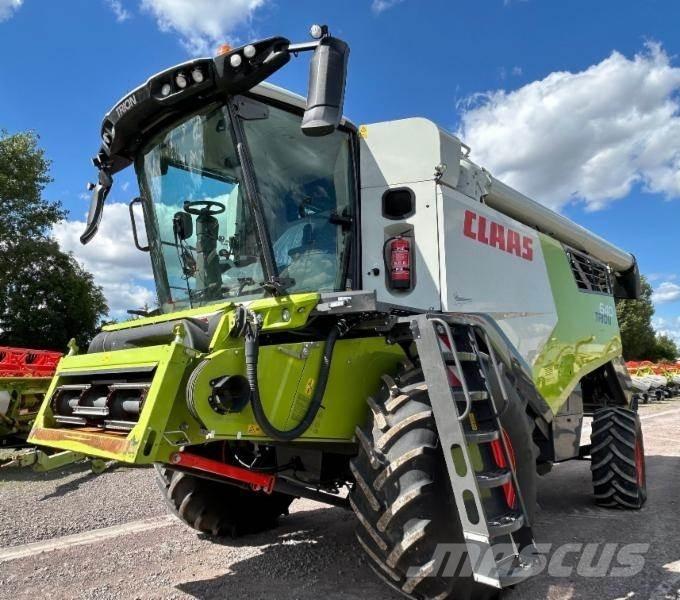 CLAAS TRION 640 Θεριζοαλωνιστικές μηχανές