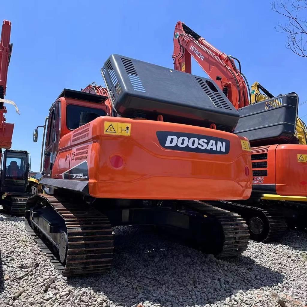 Doosan DX 225 LC Εκσκαφείς με ερπύστριες