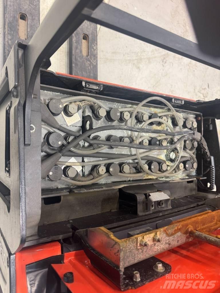 Toyota LPE 220 Χειροκίνητο περονοφόρο ανυψωτικό με πλατφόρμα