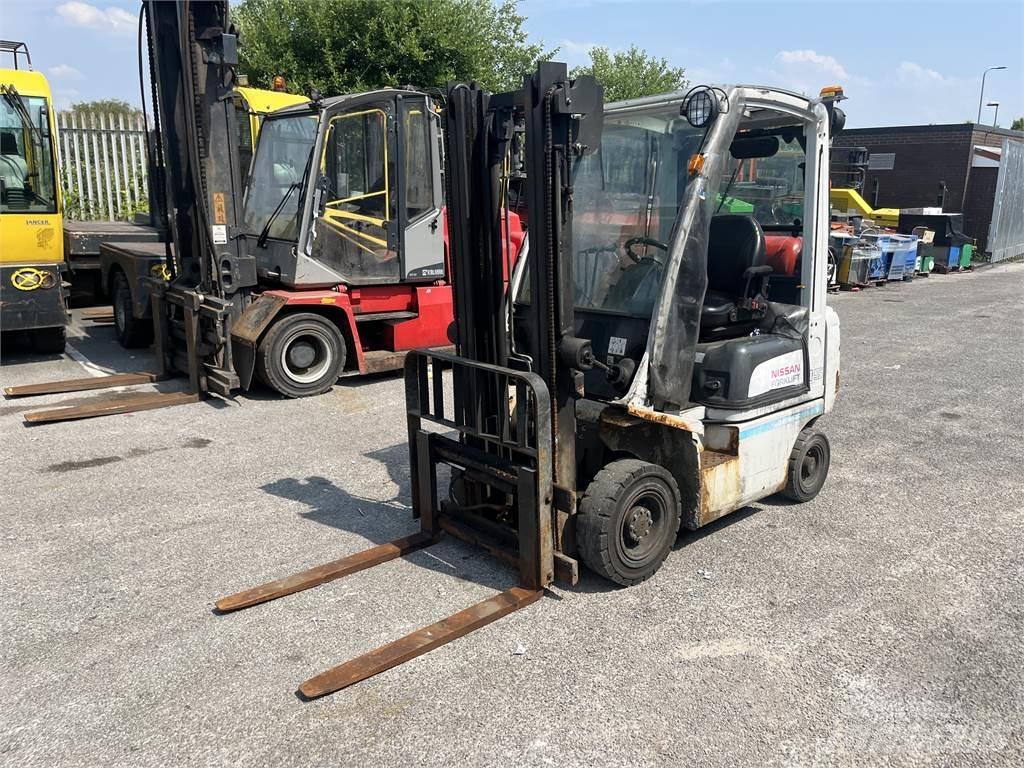 Nissan P1D1A15LQ Περονοφόρα ανυψωτικά κλαρκ με φυσικό αέριο LPG