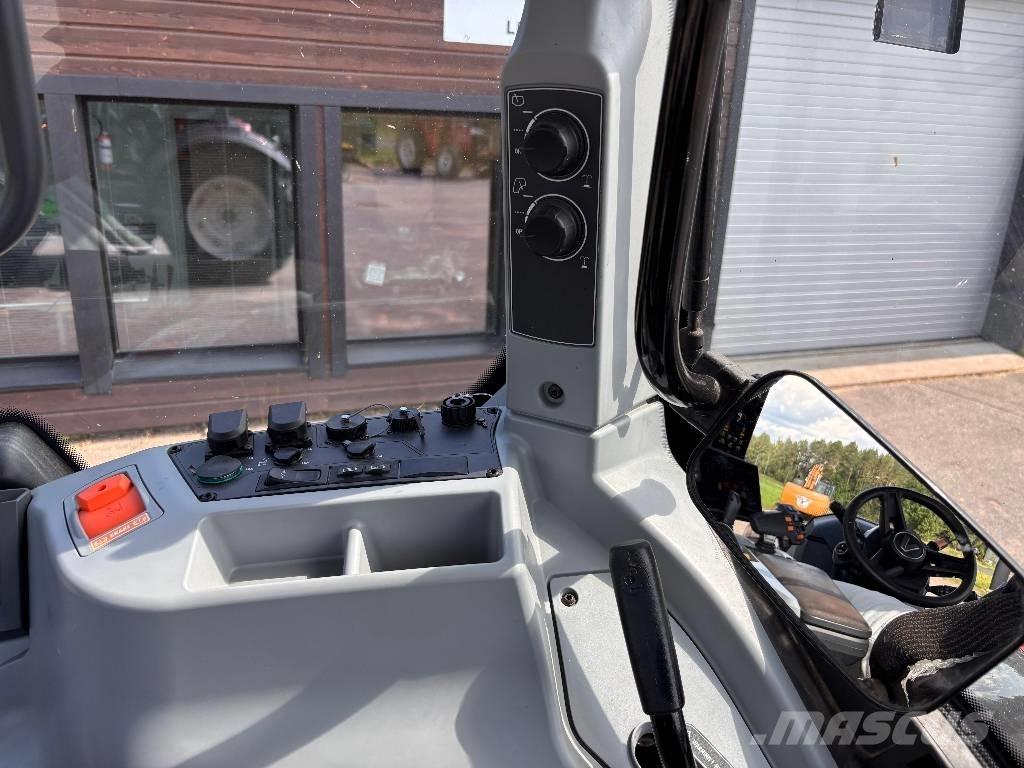 Valtra T 215 Versu Τρακτέρ