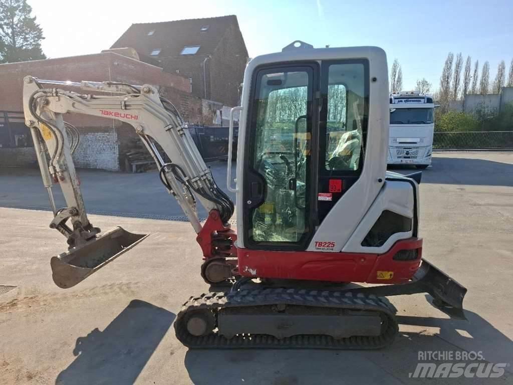 Takeuchi TB225LSA Εκσκαφάκι (διαβολάκι) < 7t