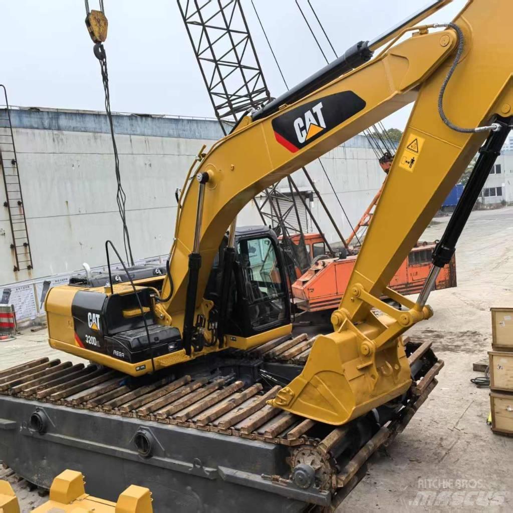 CAT 320 D Αμφίβιοι εκσκαφείς