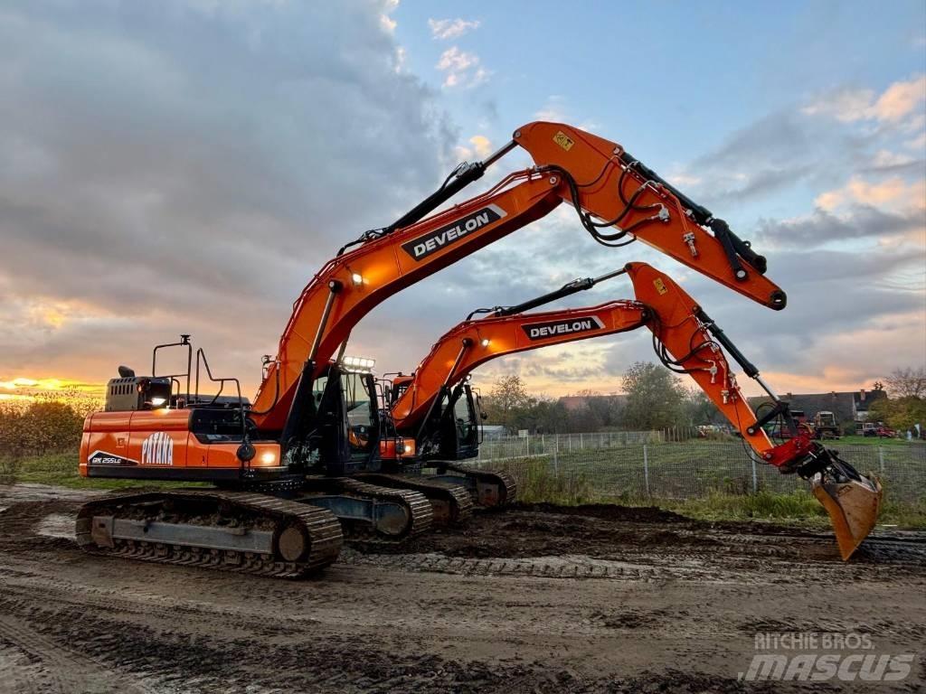 Doosan DX 255 Εκσκαφείς με ερπύστριες