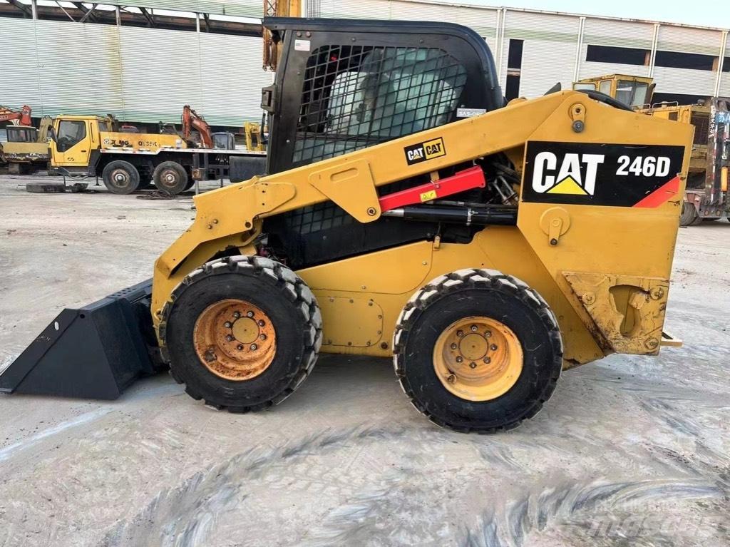 CAT 246 D Φορτωτάκια