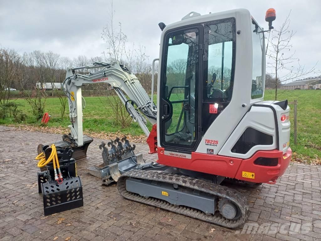 Takeuchi TB 225 Εκσκαφάκι (διαβολάκι) < 7t