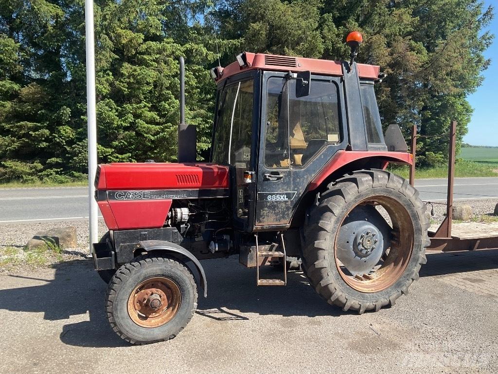 Case IH 685 XL Τρακτέρ