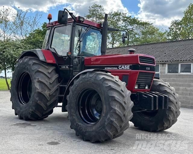 Case IH 1255 XL Τρακτέρ