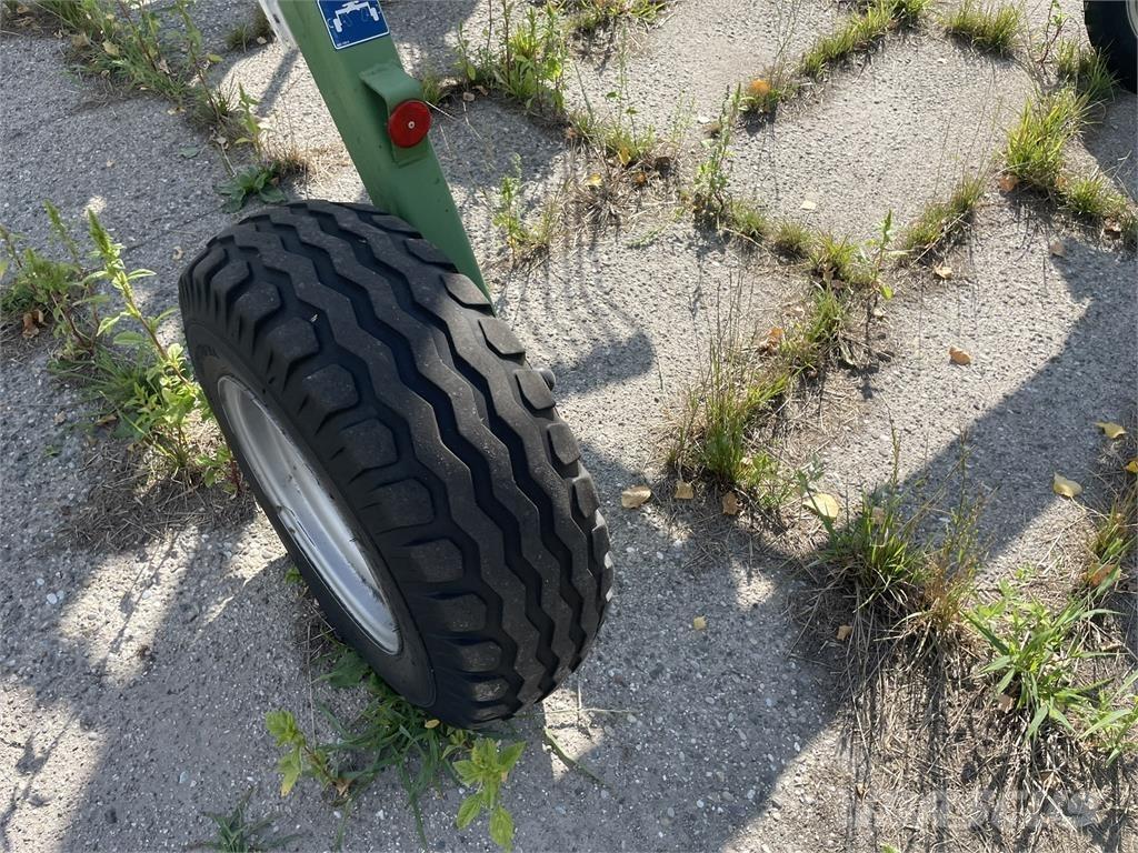 Krone Swadro 900 Τσουγκράνες και χορτοξηραντικές μηχανές