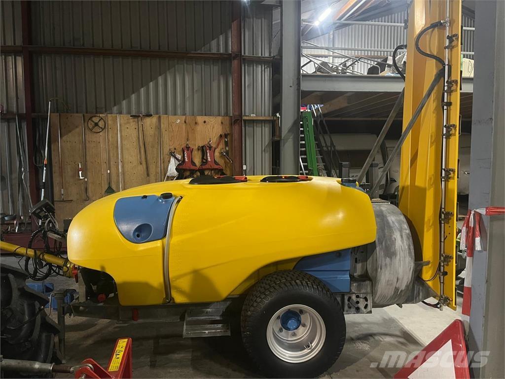  KWH Mistral 1500 Ρυμουλκούμενα ψεκαστικά