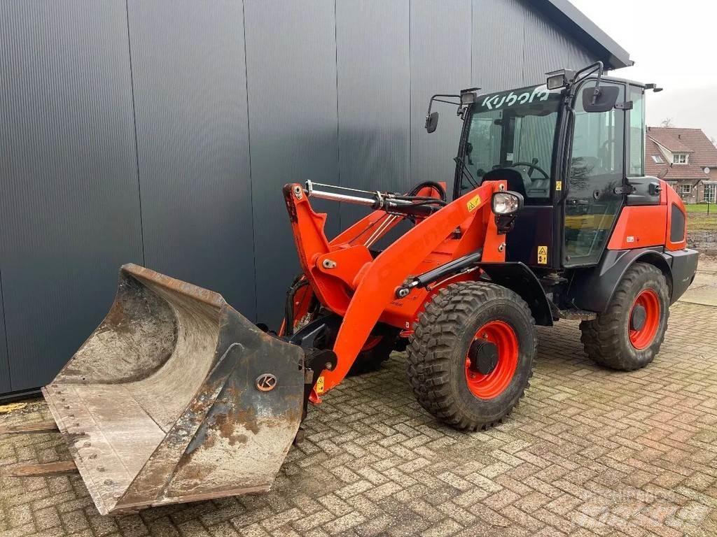Kubota R065 Φορτωτές με λάστιχα (Τροχοφόροι)