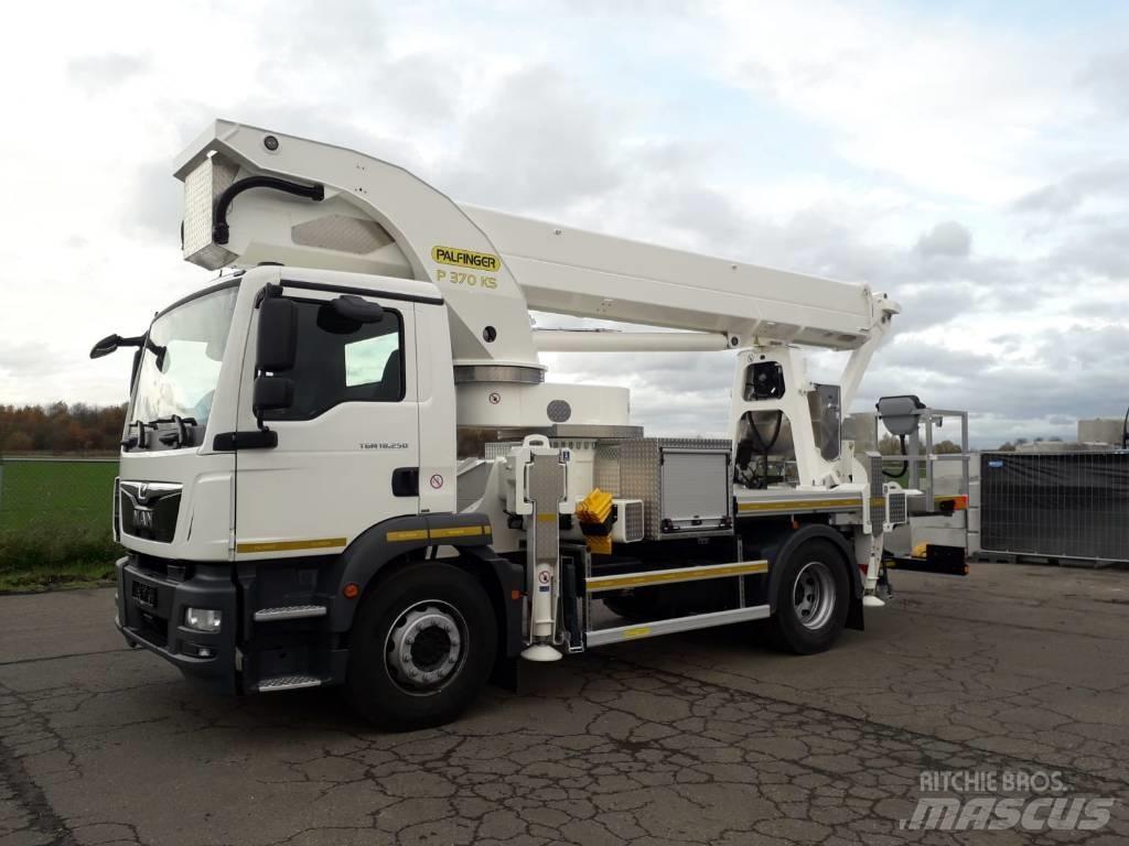 Palfinger P 370 KS Εναέριες πλατφόρμες τοποθετημένες σε φορτηγό