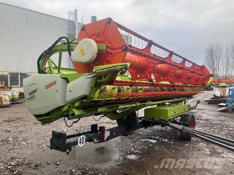 CLAAS LEXION 7400 Θεριζοαλωνιστικές μηχανές