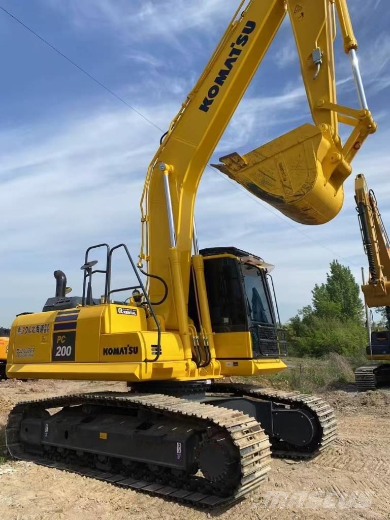 Komatsu 200-8 Εκσκαφείς με ερπύστριες