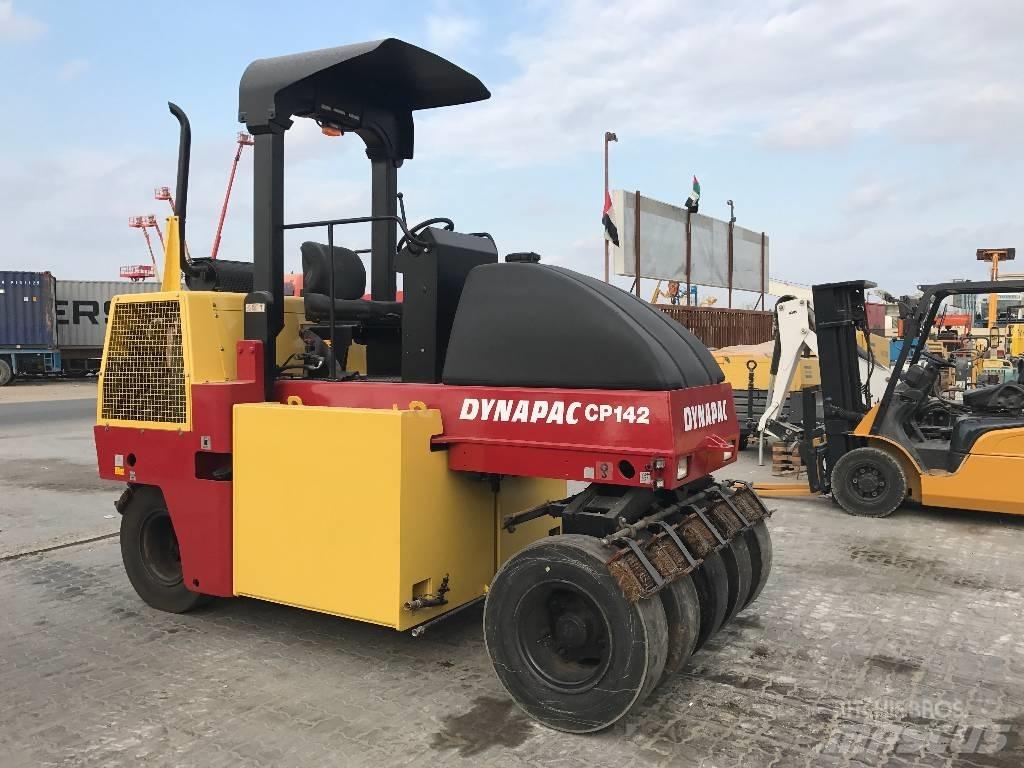 Dynapac CP 142 Κύλινδροι με επίσωτρα με αέρα