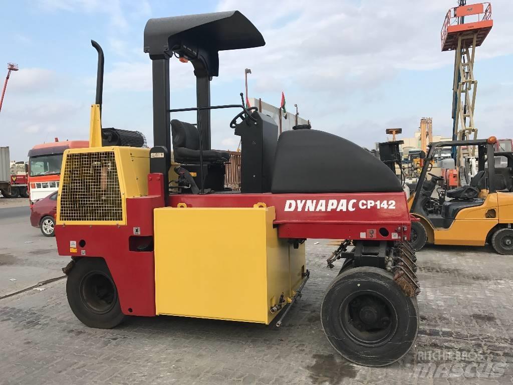 Dynapac CP 142 Κύλινδροι με επίσωτρα με αέρα