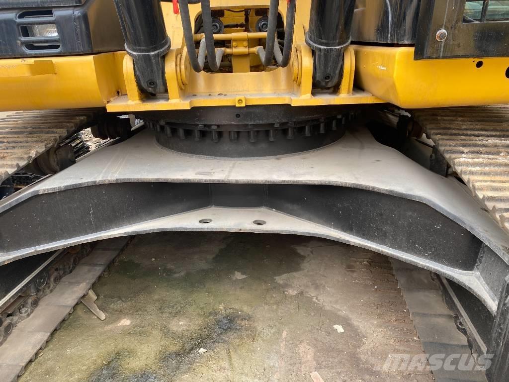 CAT 330 D Εκσκαφείς με ερπύστριες