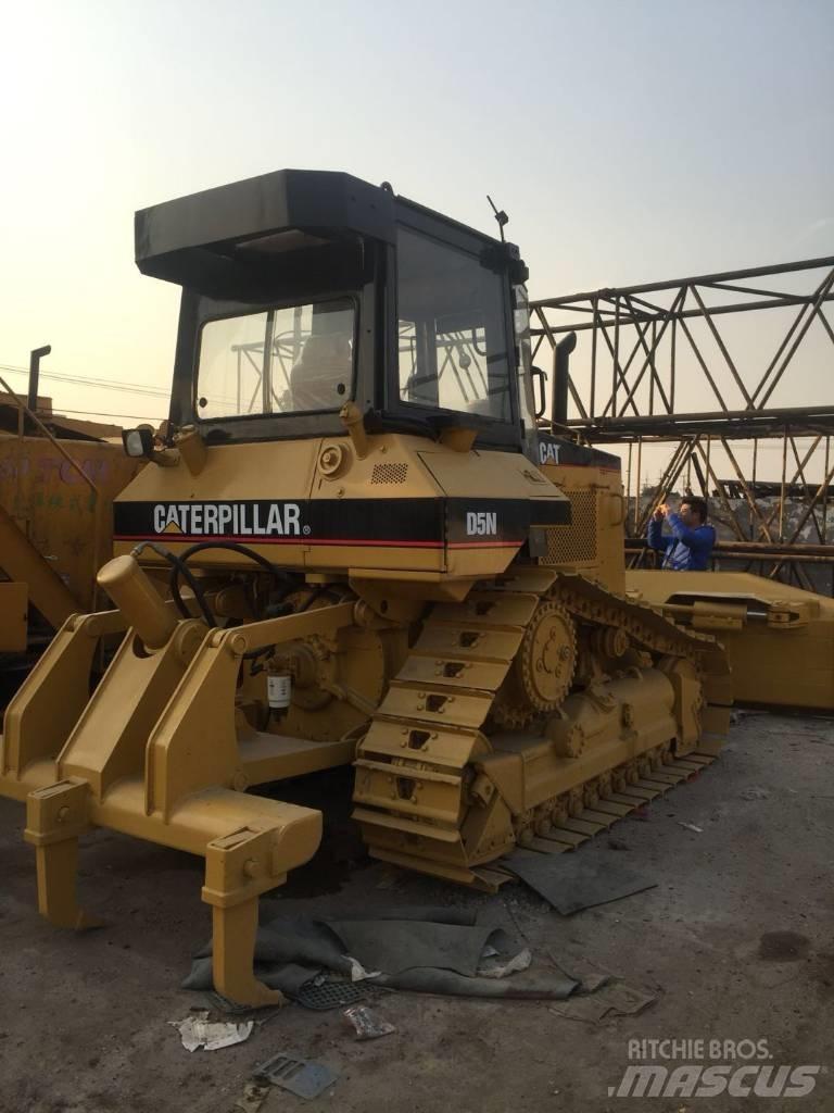 CAT D5N Μπουλντόζες με ερπύστριες