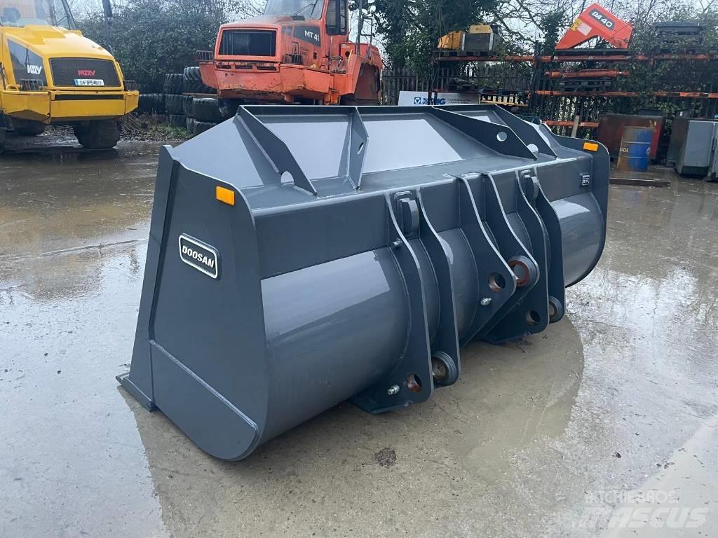 Doosan DL 320-7 Κουβάδες
