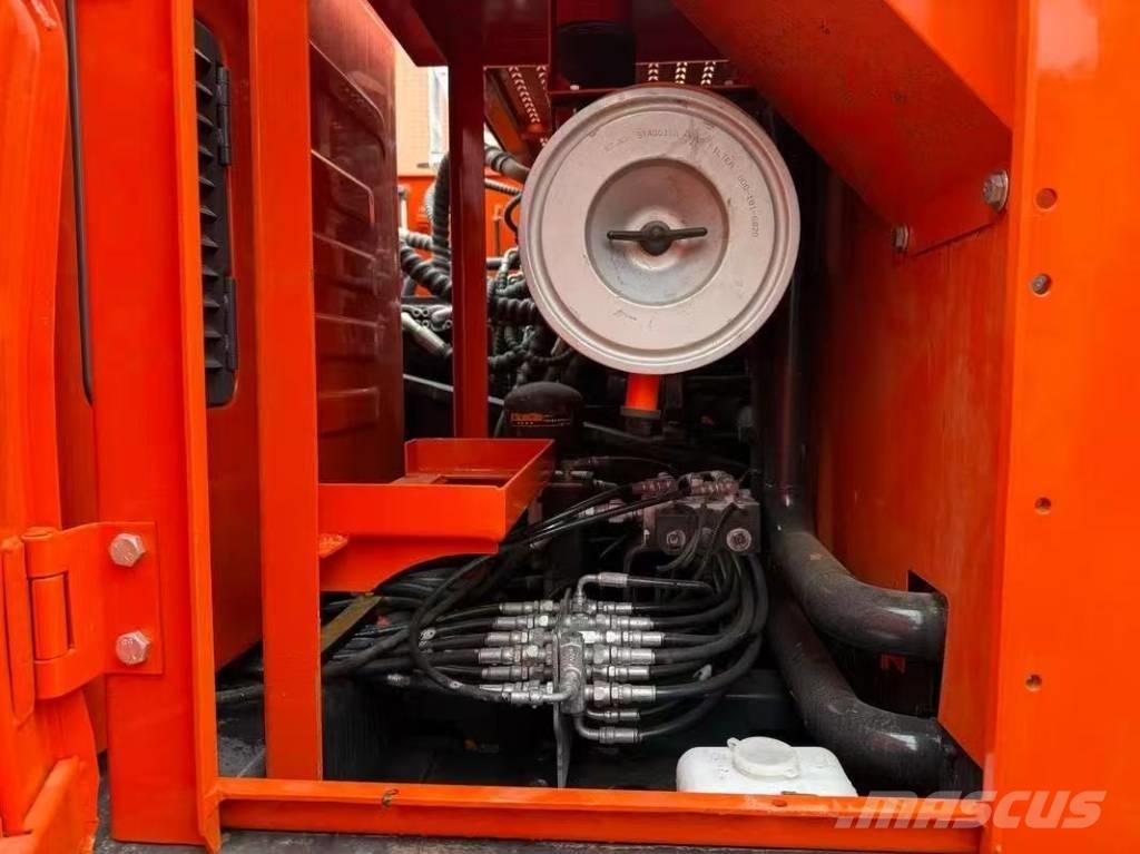 Doosan DX 225 LC Εκσκαφείς με ερπύστριες