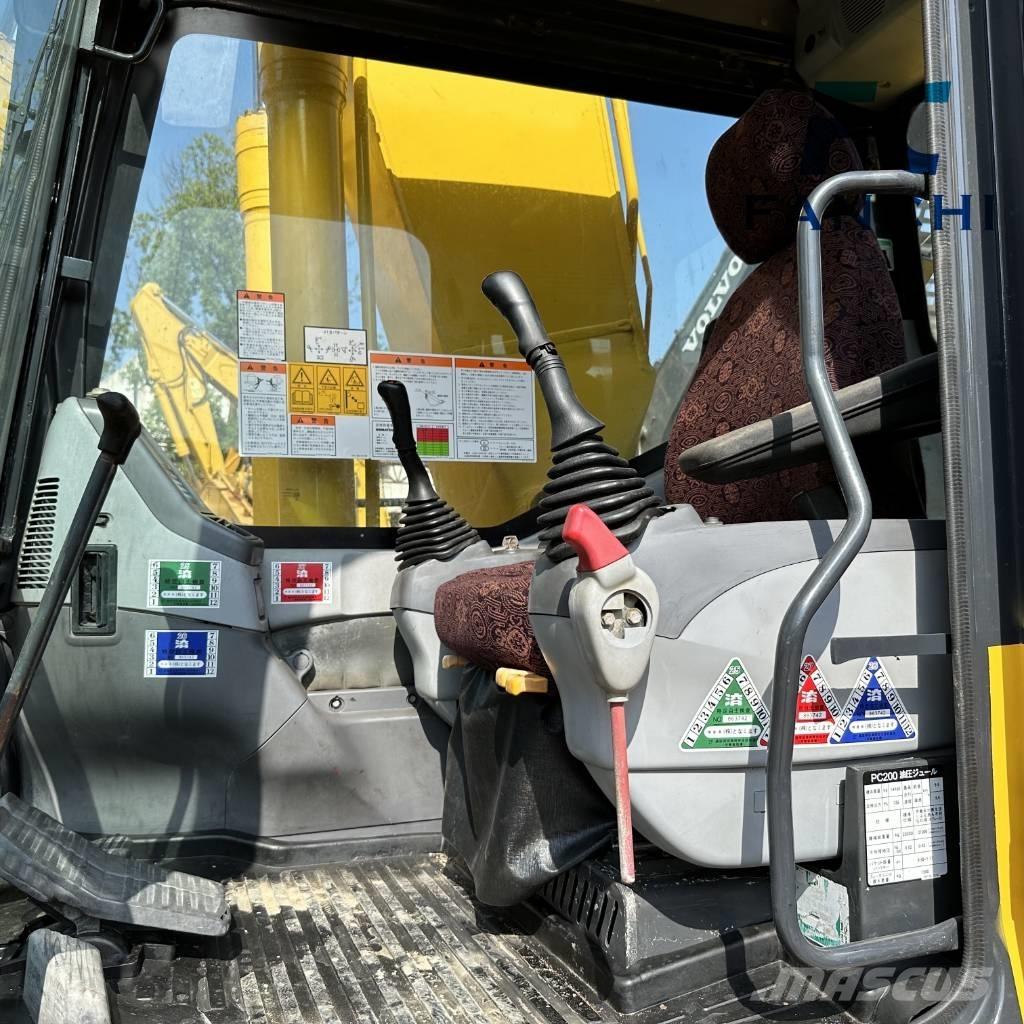Komatsu PC 200 Εκσκαφείς με ερπύστριες