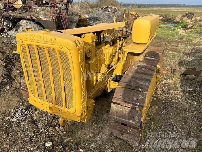 CAT D2 - Μπουλντόζες με ερπύστριες