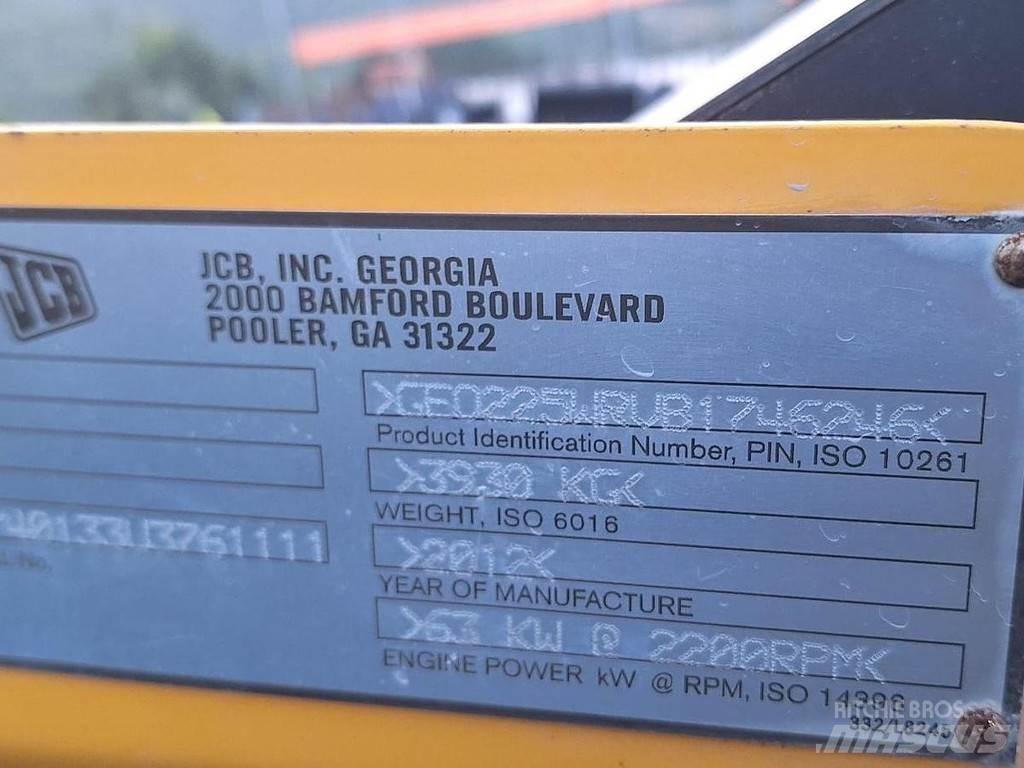 JCB 225 Μίνι φορτωτές