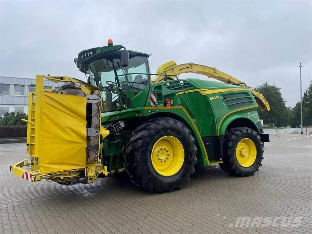 John Deere 8400 i Μηχανές χορτονομής