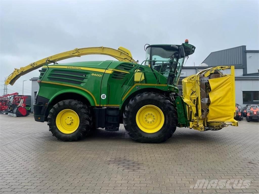 John Deere 8400 i Μηχανές χορτονομής