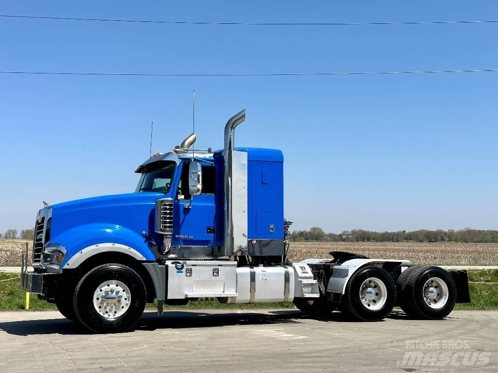 Mack Titan TD 713 Τράκτορες