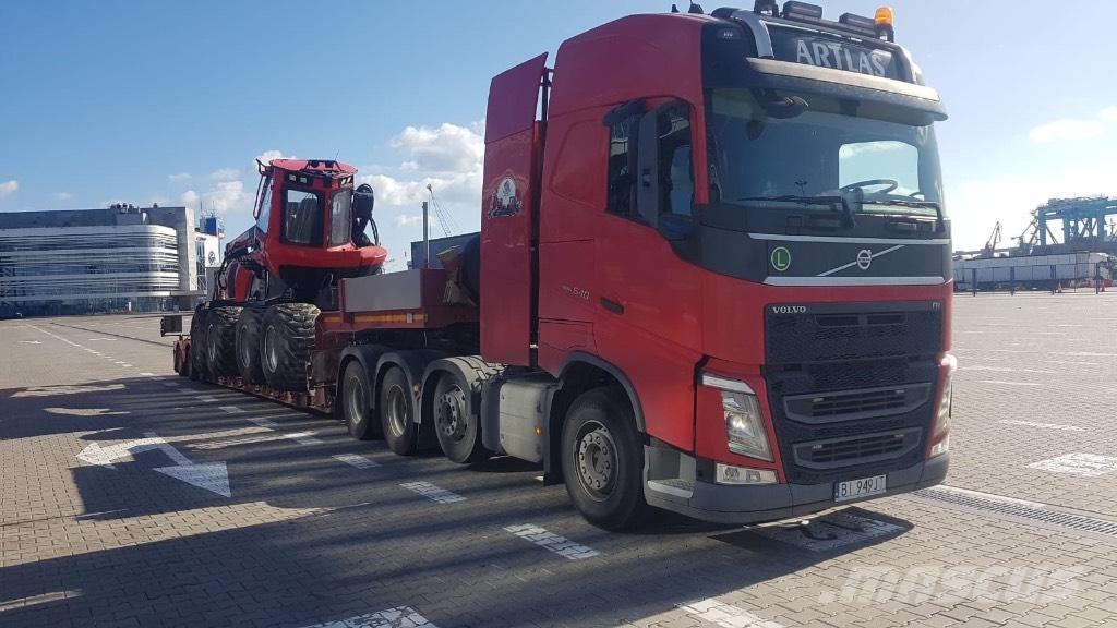 Komatsu 931 XC Θεριζοαλωνιστικές μηχανές