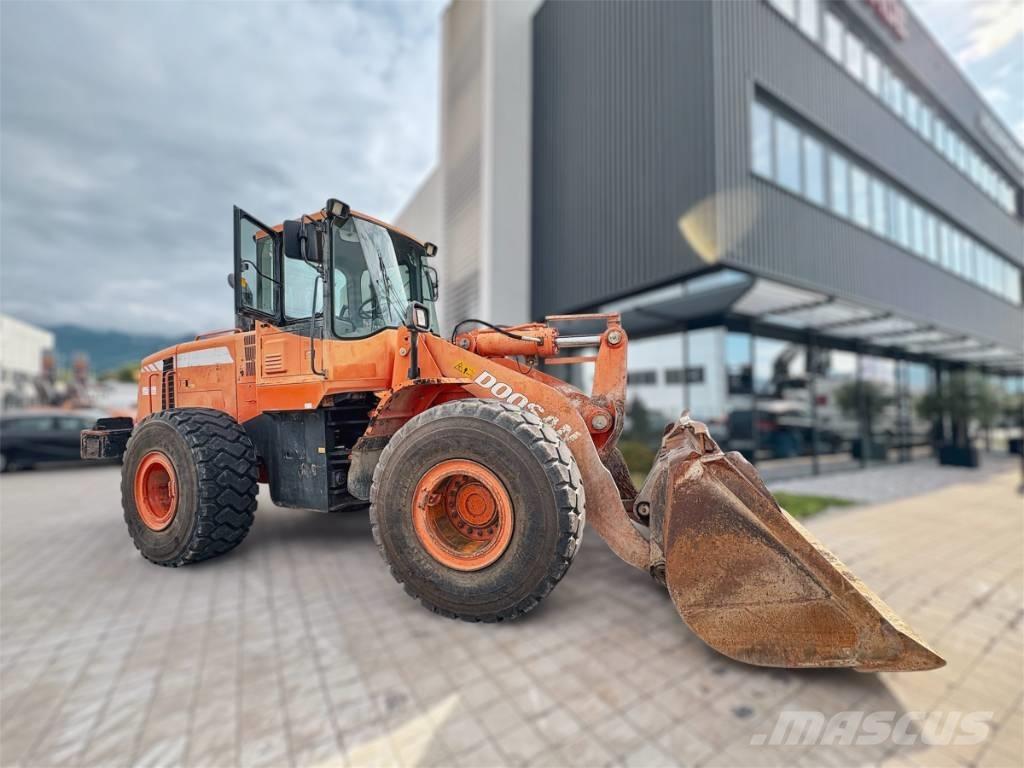 Doosan DL 300 Φορτωτές με λάστιχα (Τροχοφόροι)