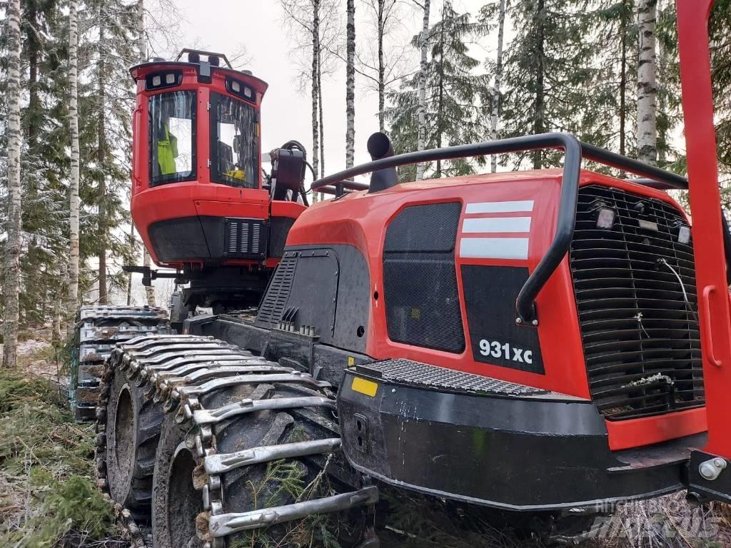 Komatsu 931 XC Θεριζοαλωνιστικές μηχανές