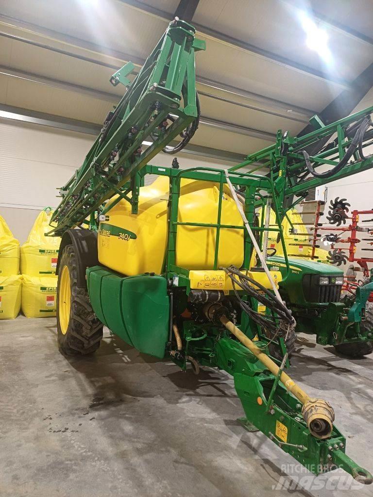 John Deere 740 i Ρυμουλκούμενα ψεκαστικά