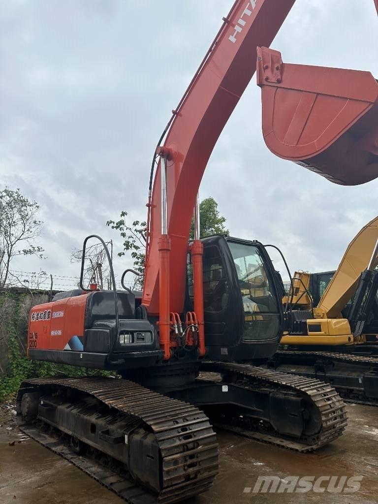 Hitachi ZX 200 Εκσκαφείς με ερπύστριες