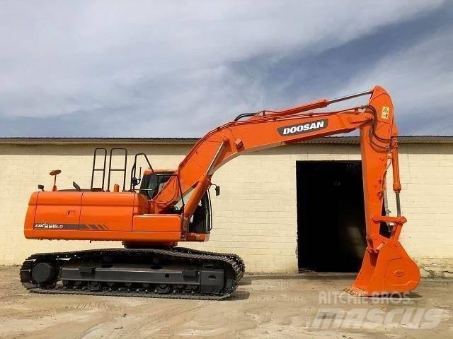 Doosan DX 225 Εκσκαφείς με ερπύστριες