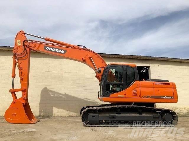 Doosan DX 225 Εκσκαφείς με ερπύστριες