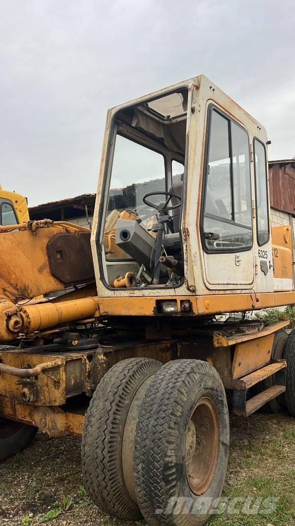 Liebherr 912 Καμπίνες και εσωτερικό