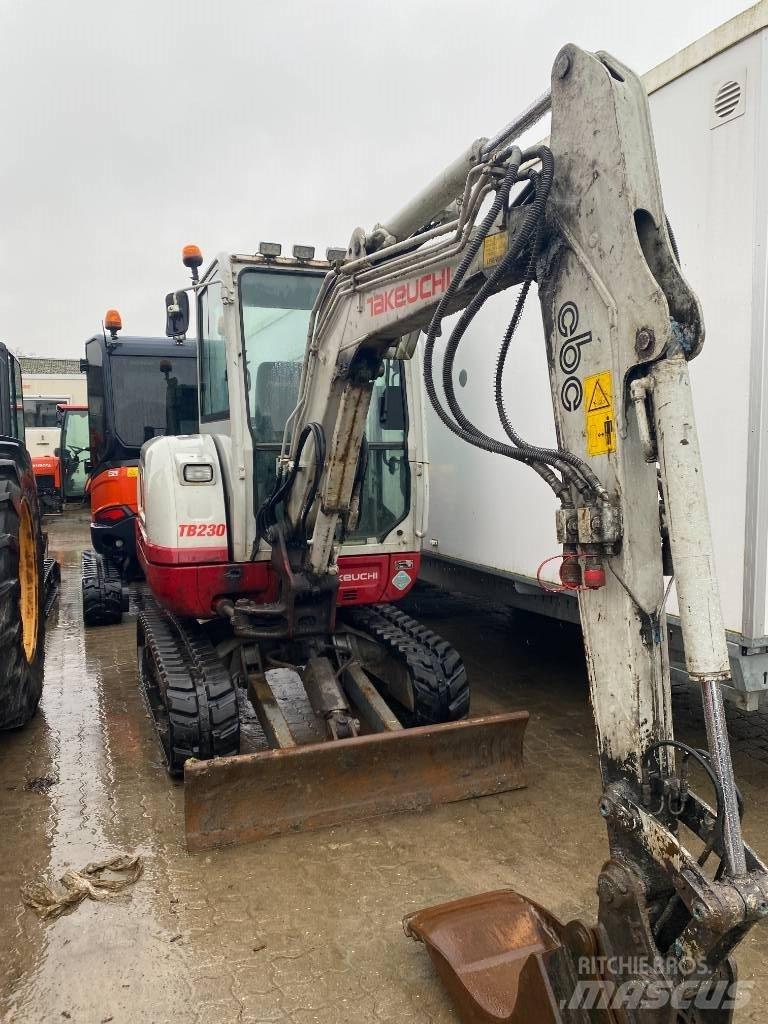 Takeuchi TB 230 Εκσκαφάκι (διαβολάκι) < 7t