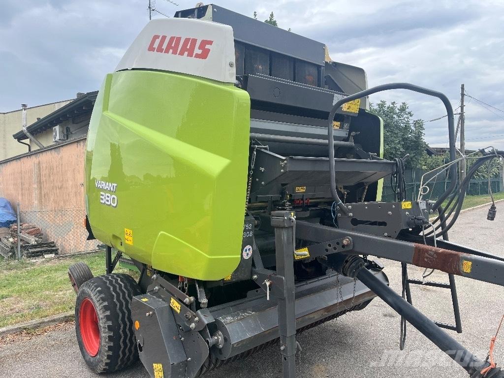 CLAAS Variant 380 Πρέσες κυλινδρικών δεμάτων