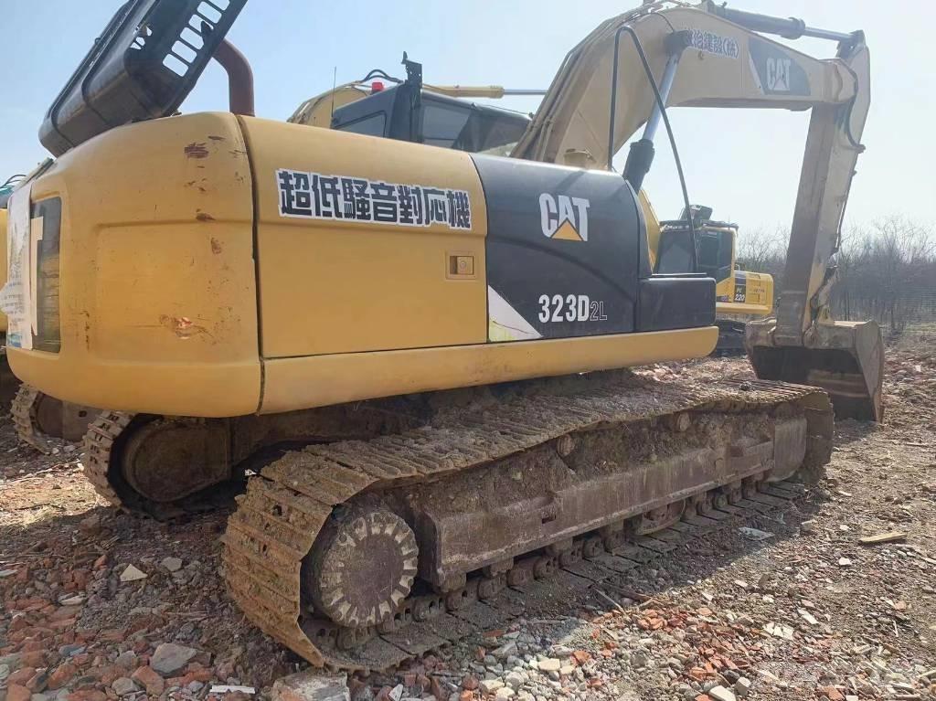 CAT 323D2 Εκσκαφείς με ερπύστριες