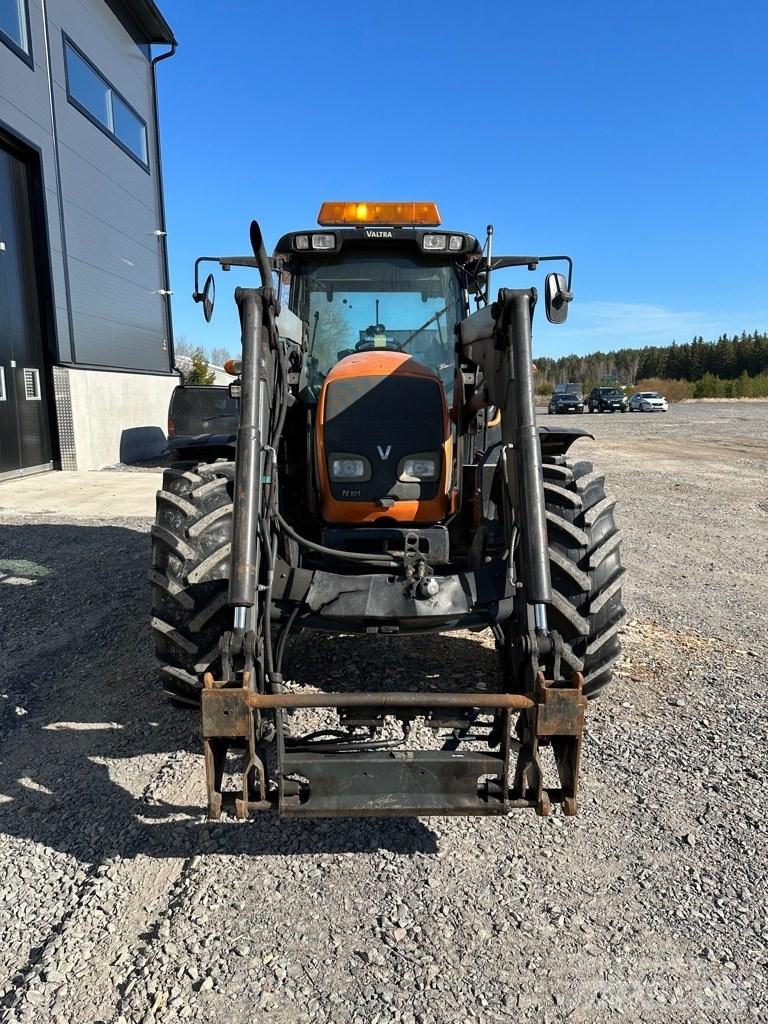 Valtra N101 Τρακτέρ