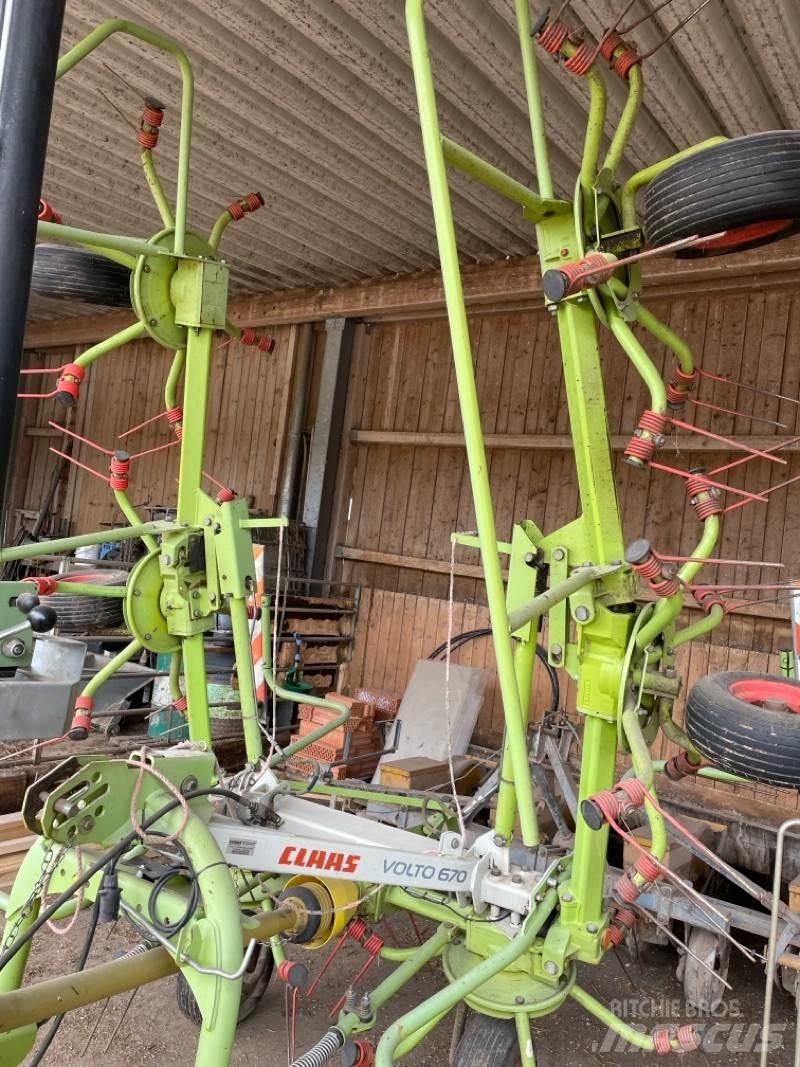 CLAAS Volto 670 Τσουγκράνες και χορτοξηραντικές μηχανές