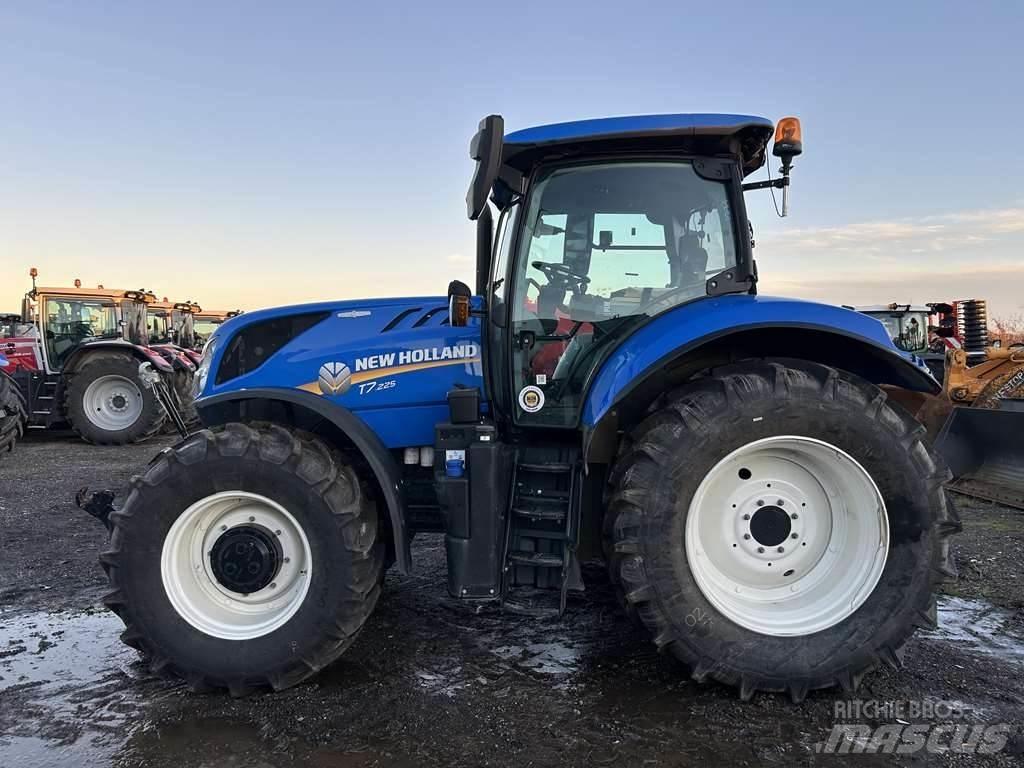 New Holland T7.225 Τρακτέρ