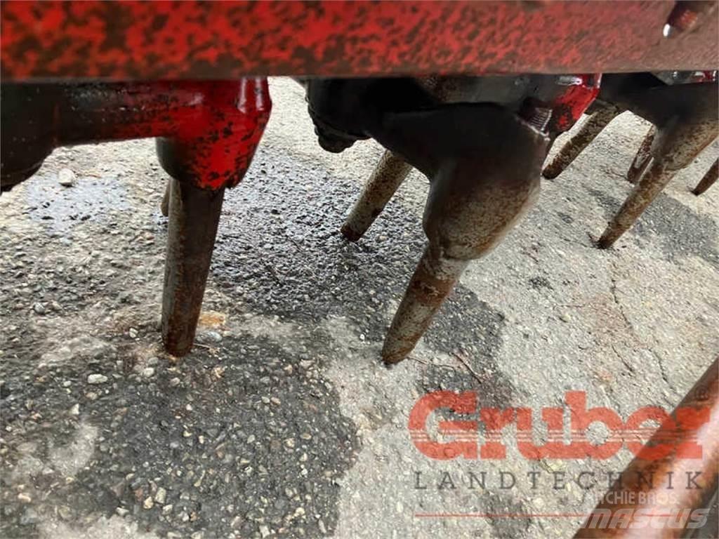 Lely 3000 Σβολοκόπτες και περιστροφικά άροτρα