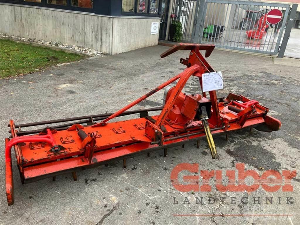 Lely 3000 Σβολοκόπτες και περιστροφικά άροτρα