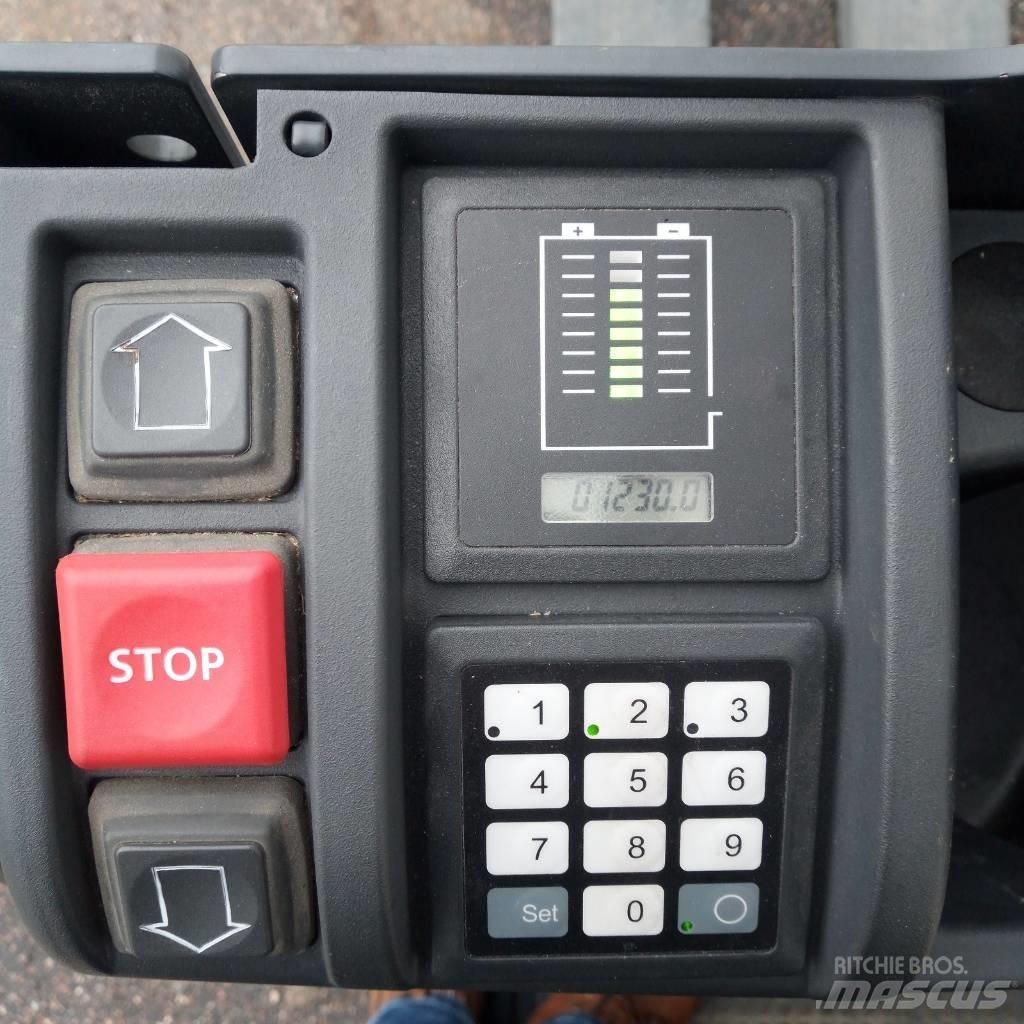 Jungheinrich ECE 225 Περονοφόρο ανυψωτικό συλλογής παραγγελιών μικρού ύψους
